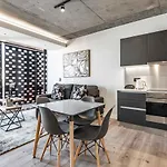 411 The Signature, De Waterkant