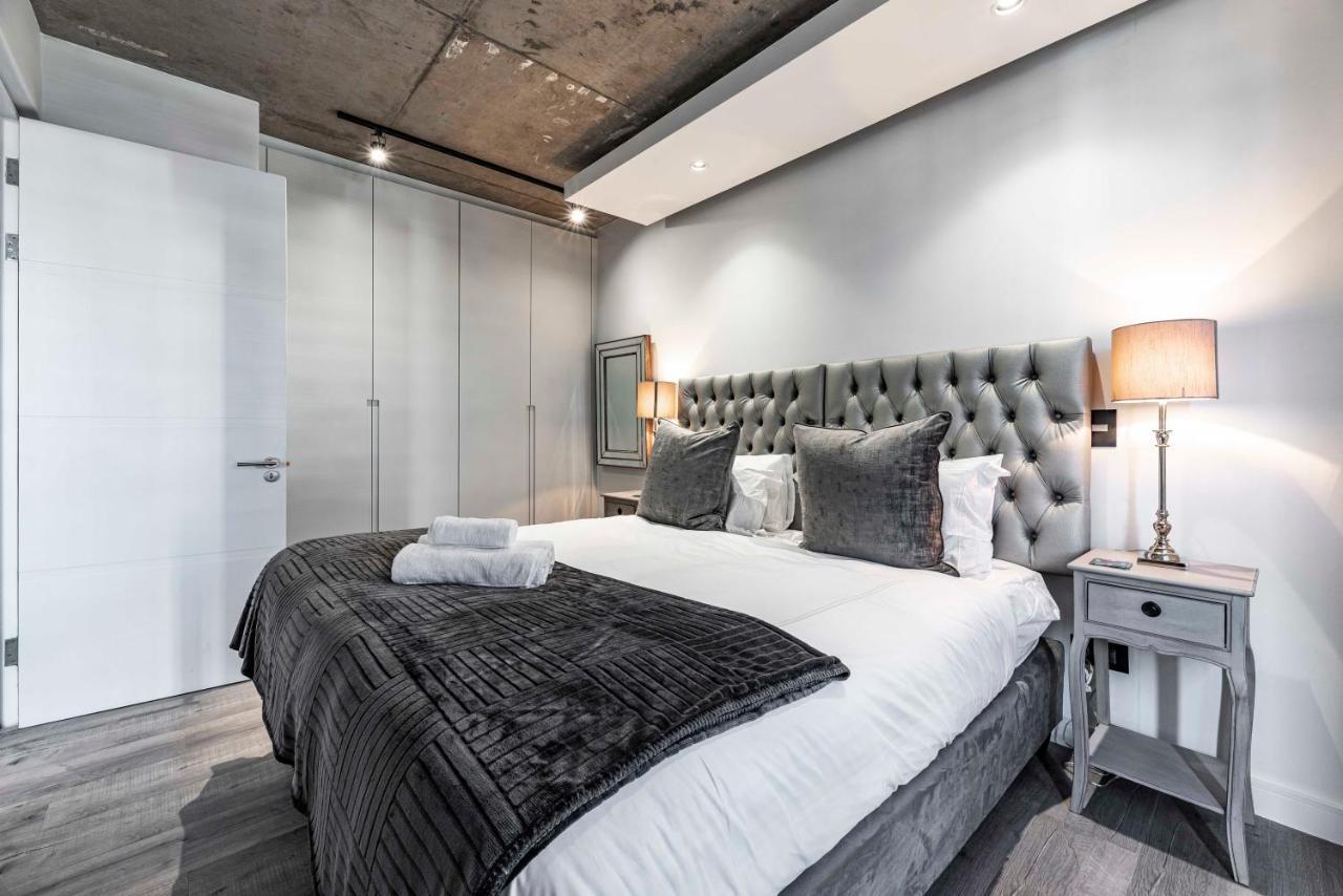 Apartment 411 The Signature, De Waterkant Cape Town