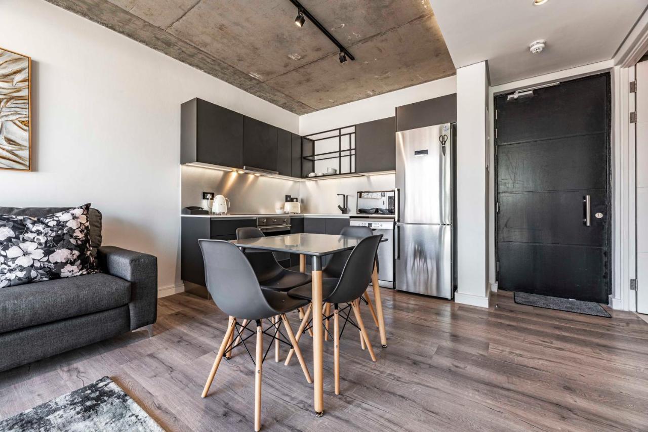 411 The Signature, De Waterkant Apartment *