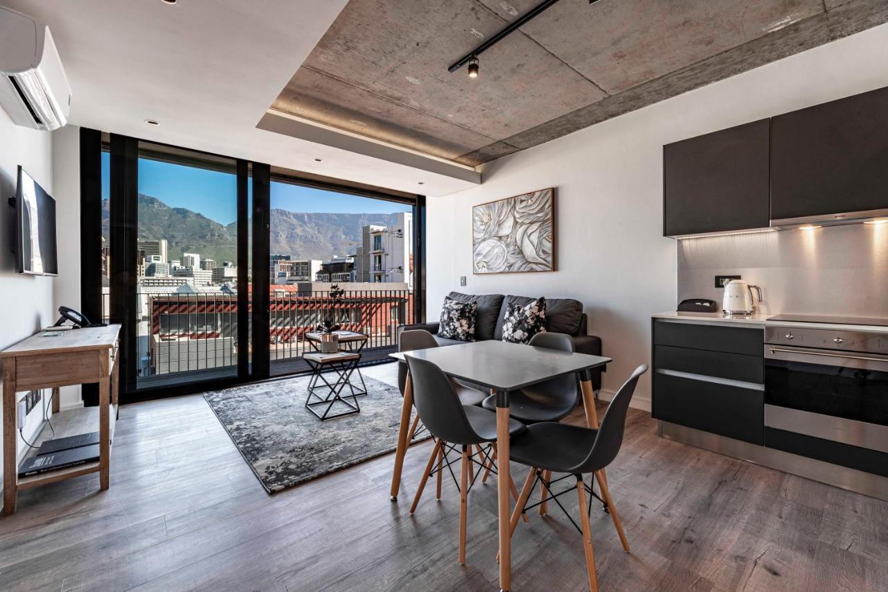 Apartment 411 The Signature, De Waterkant *